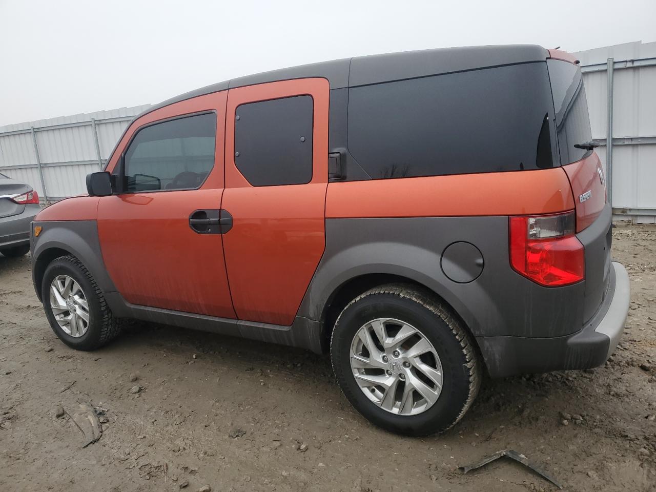 2003 Honda Element - Image 2