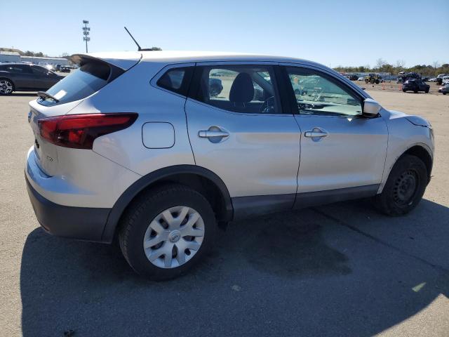 NISSAN ROGUE 2018 Srebrny