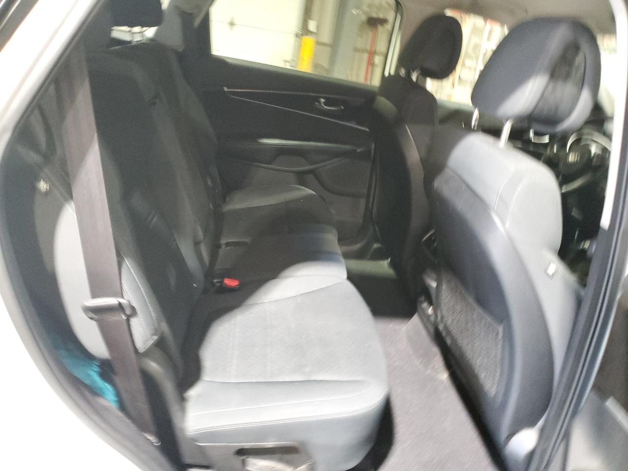 2016 Kia Sorento - Image 10