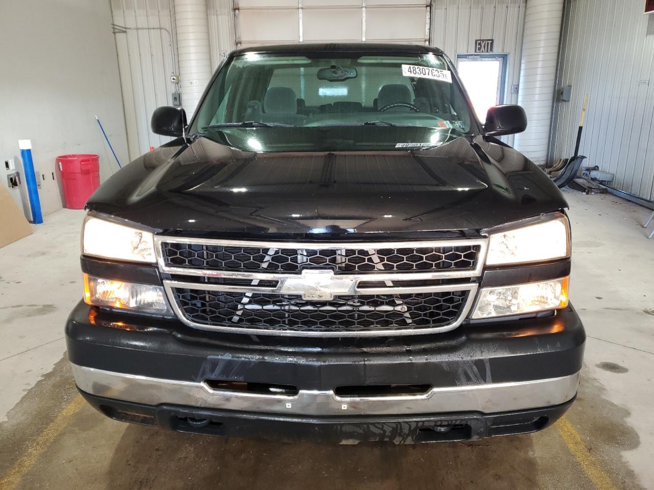 2007 Chevrolet Silverado - Image 5