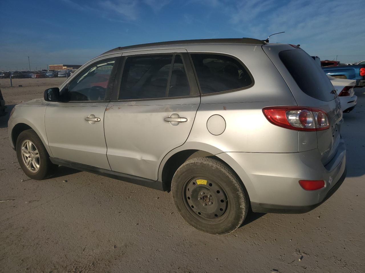 2010 Hyundai Santa Fe - Image 2