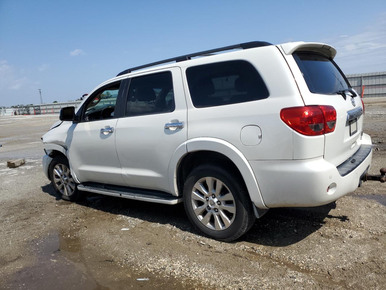 2013 Toyota Sequoia - Image 2