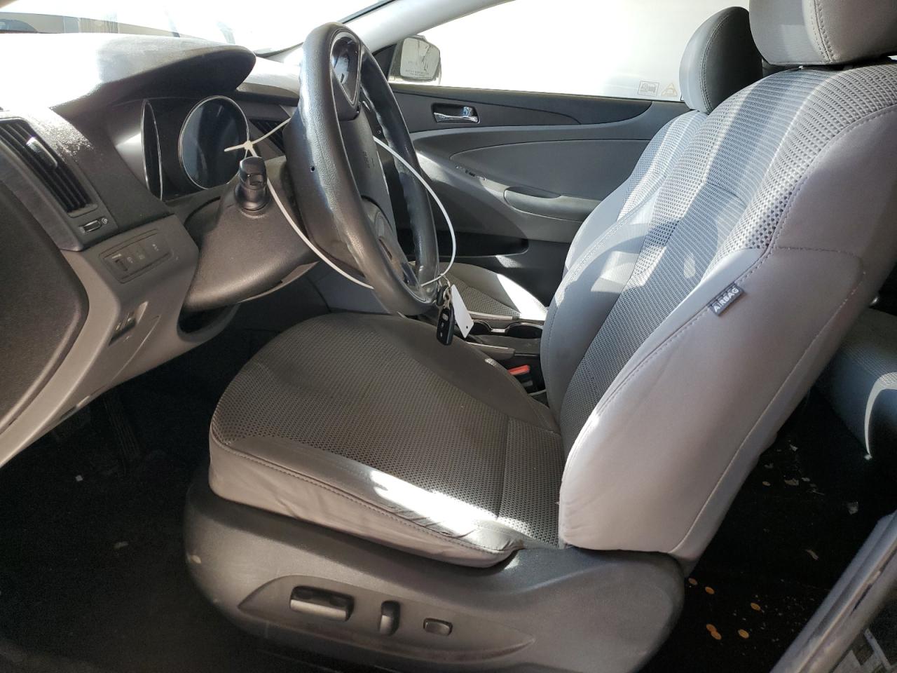 2011 Hyundai Sonata - Image 7