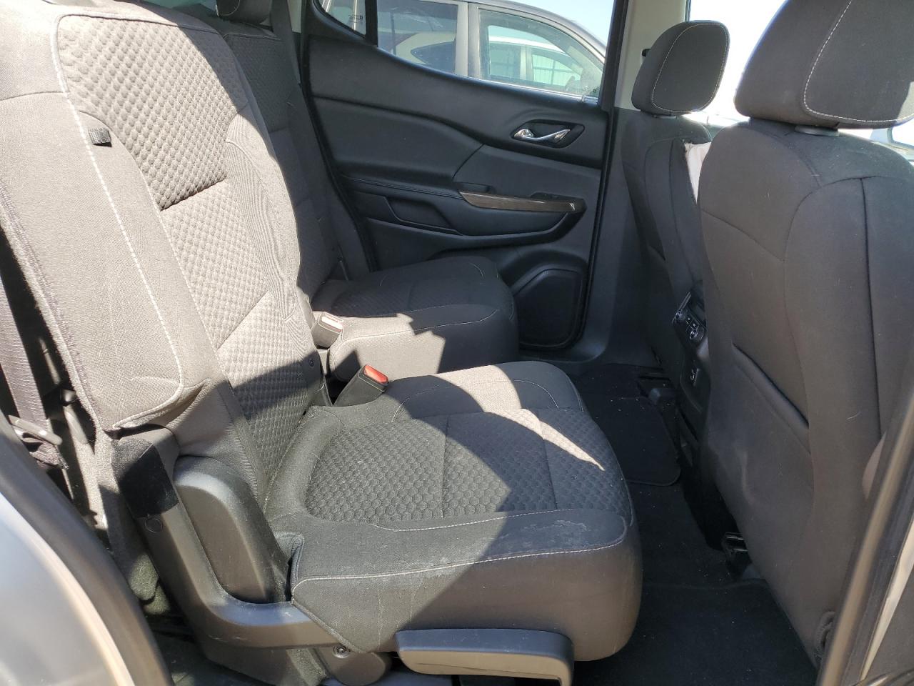 2018 GMC Acadia - Image 11