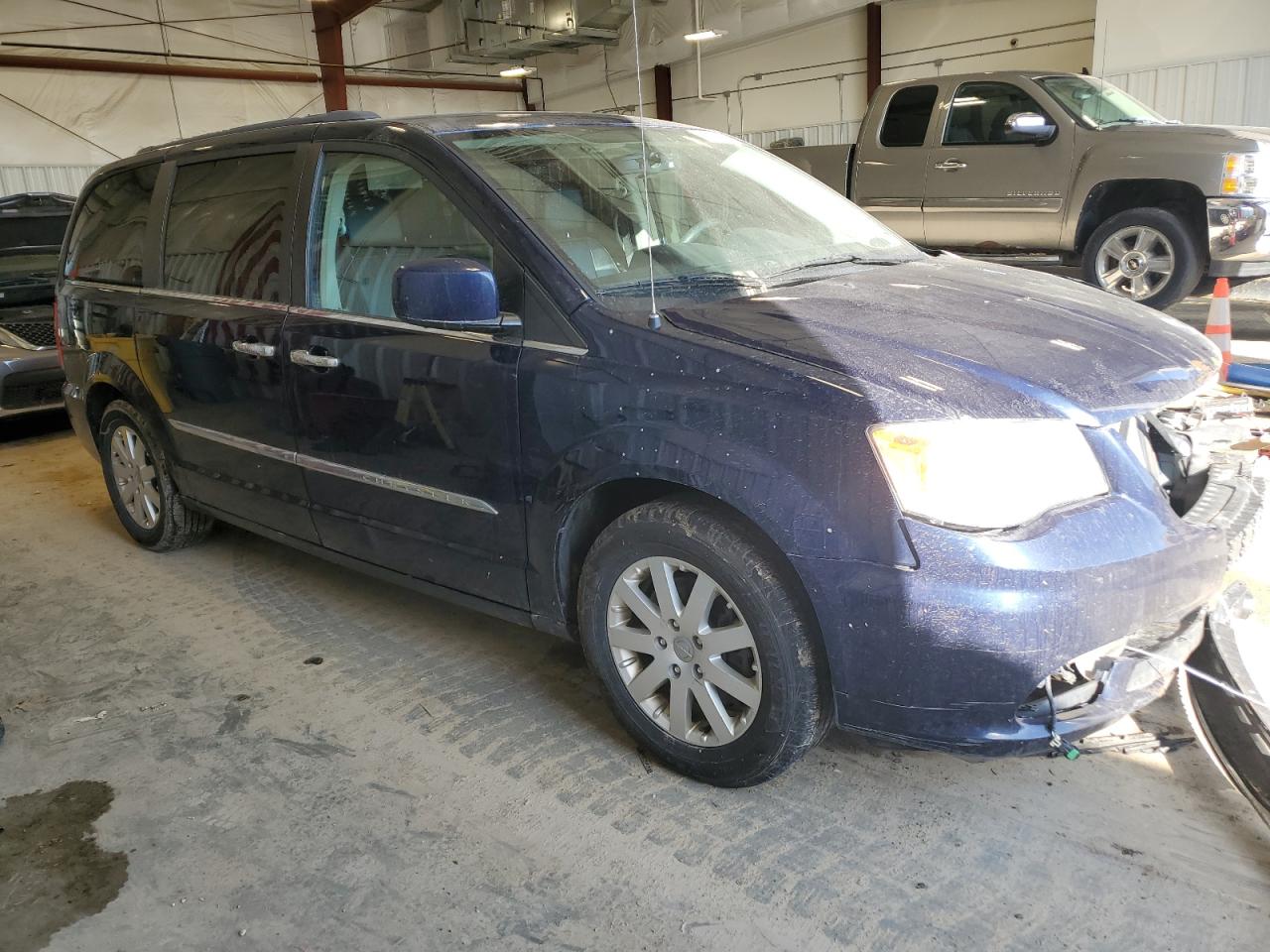 2015 Chrysler Town & Country - Image 4