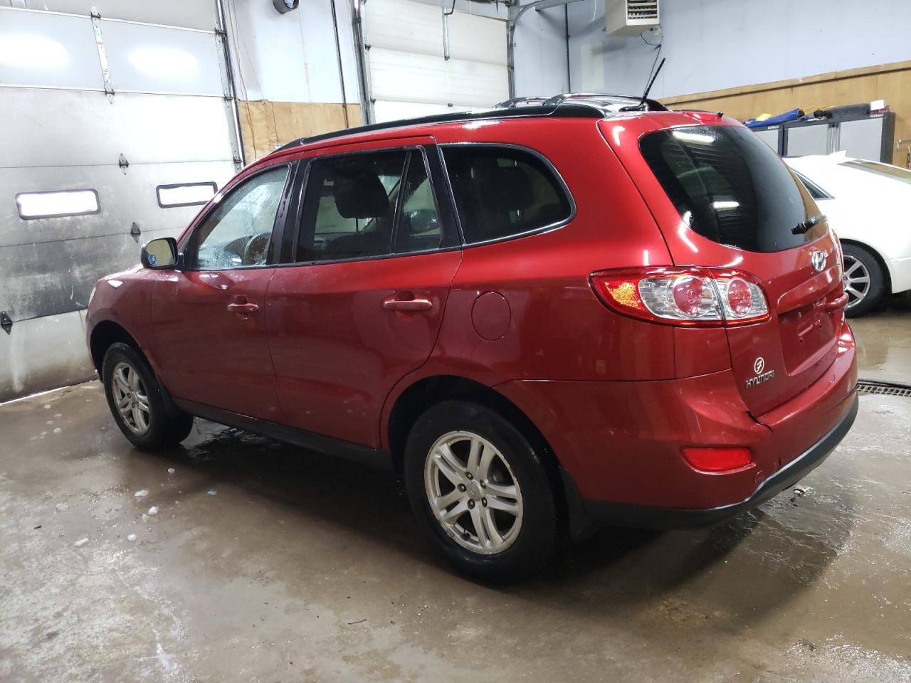 2010 Hyundai Santa Fe - Image 2