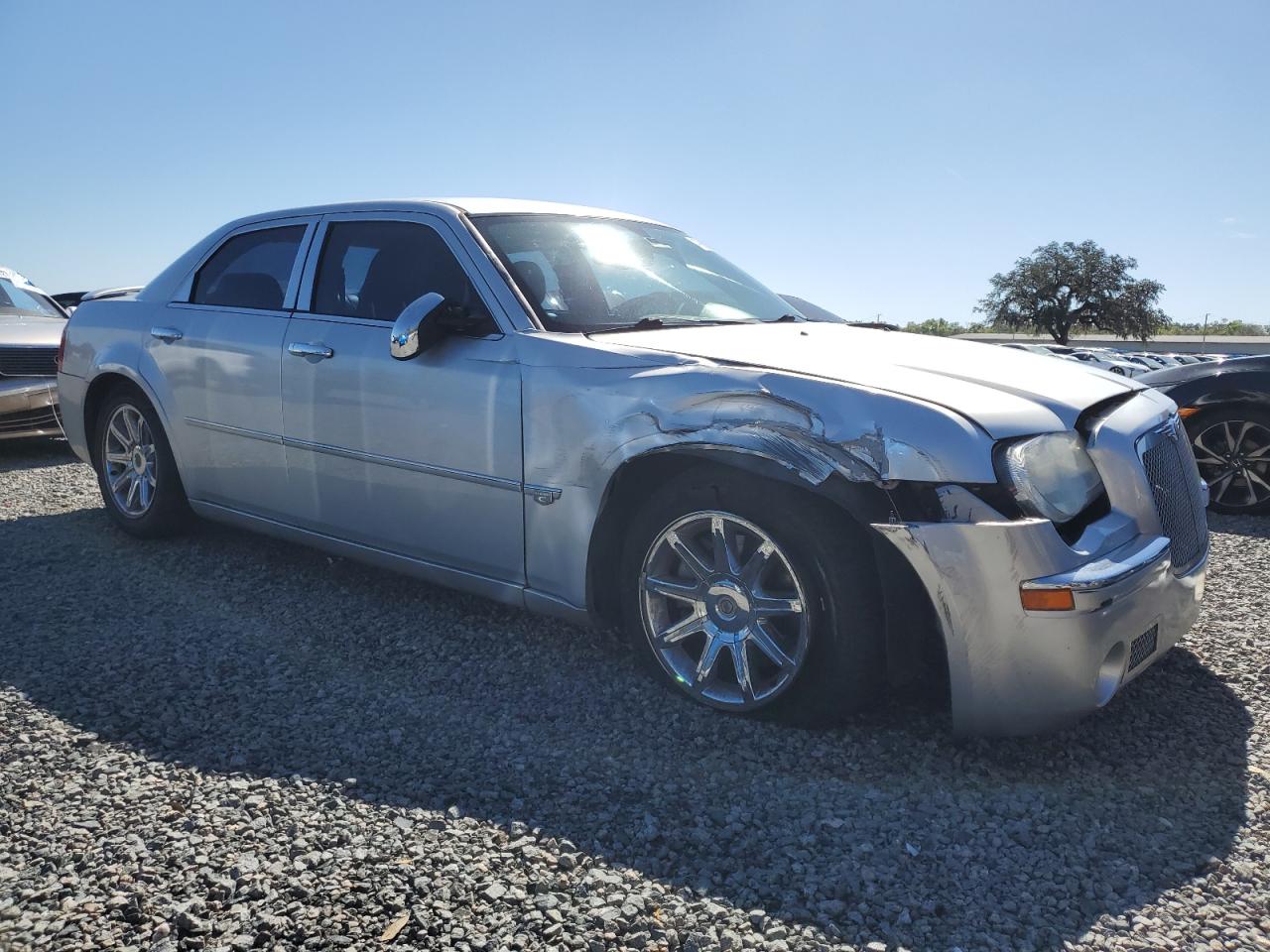 2005 Chrysler 300 - Image 4