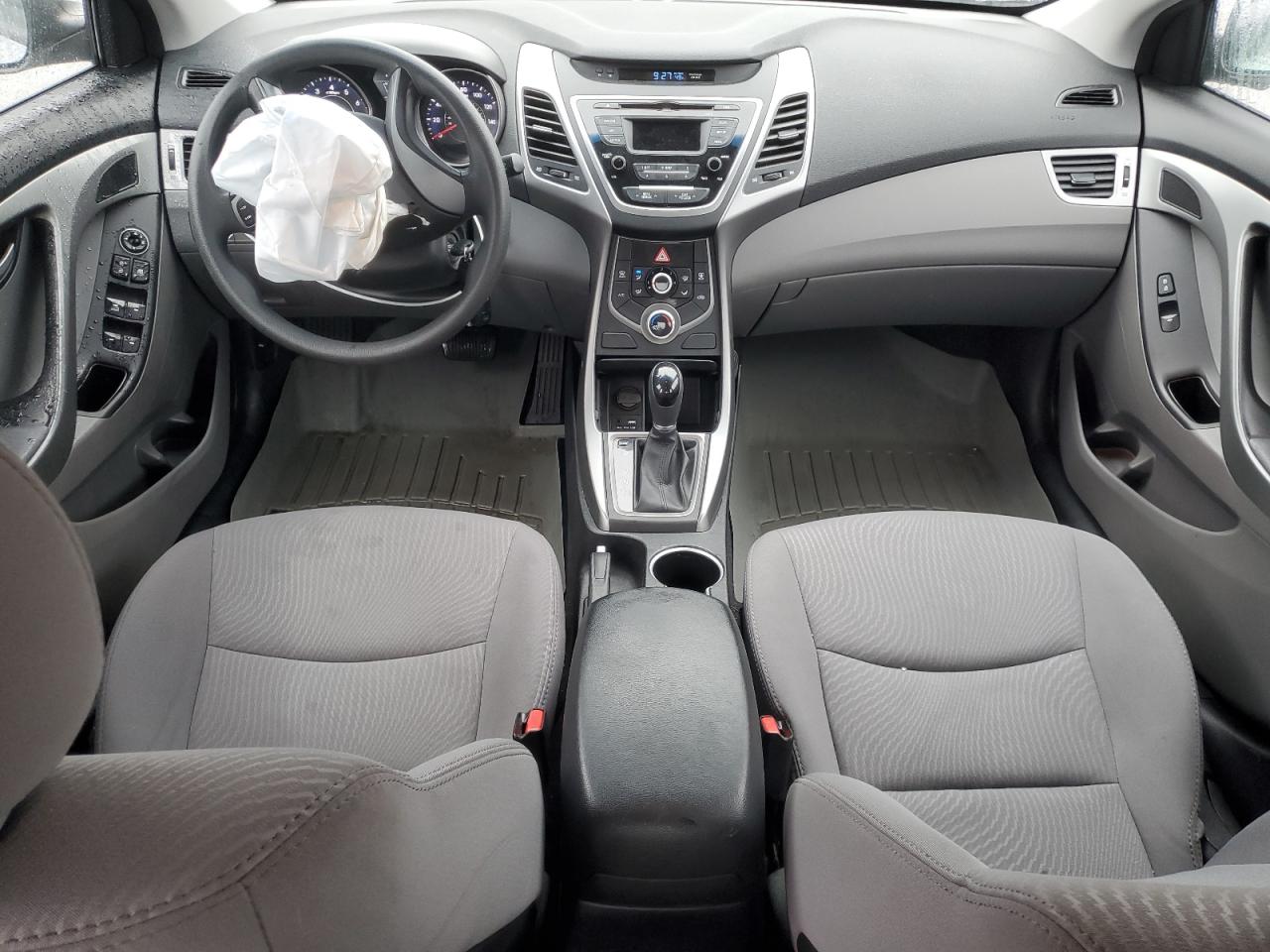 2016 Hyundai Elantra - Image 8