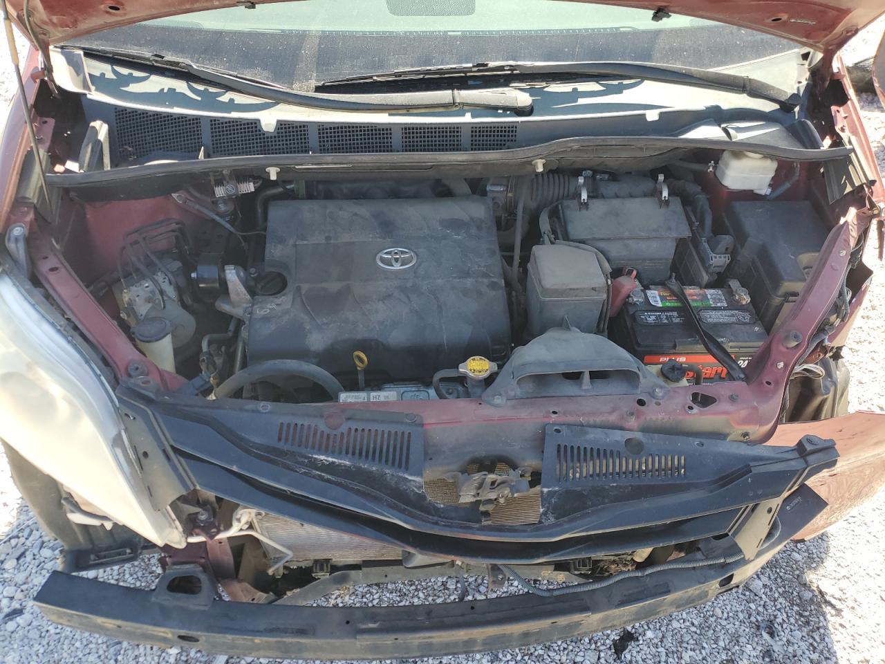 2011 Toyota Sienna - Image 12