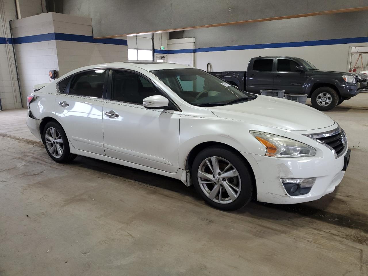 2015 Nissan Altima - Image 4