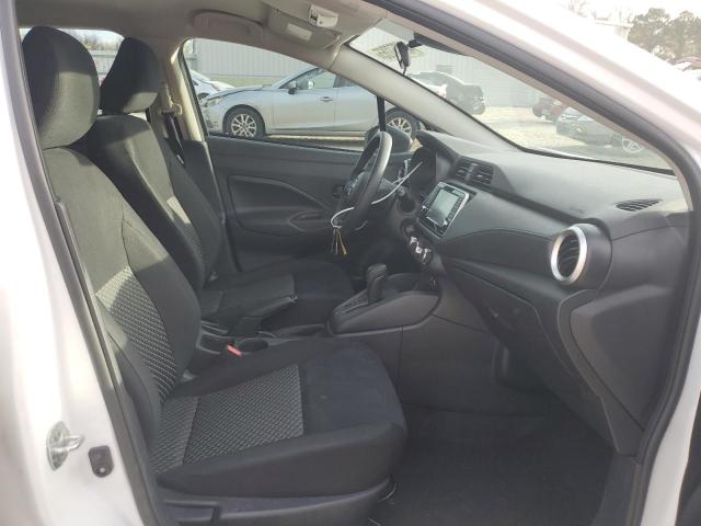  NISSAN VERSA 2024 Biały