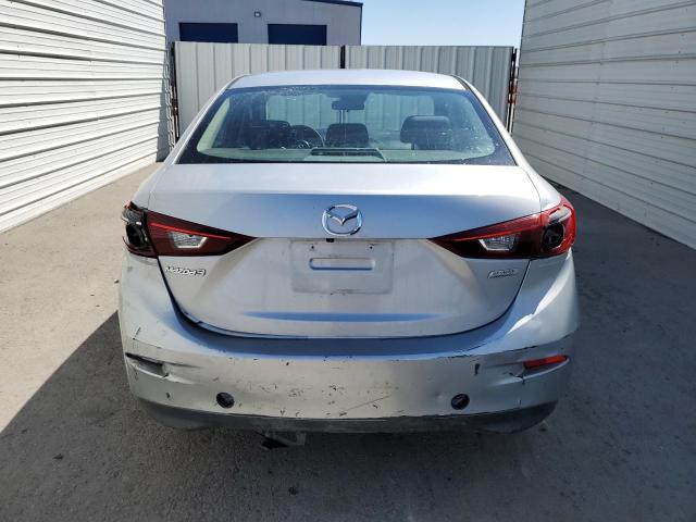  MAZDA 3 2018 Silver