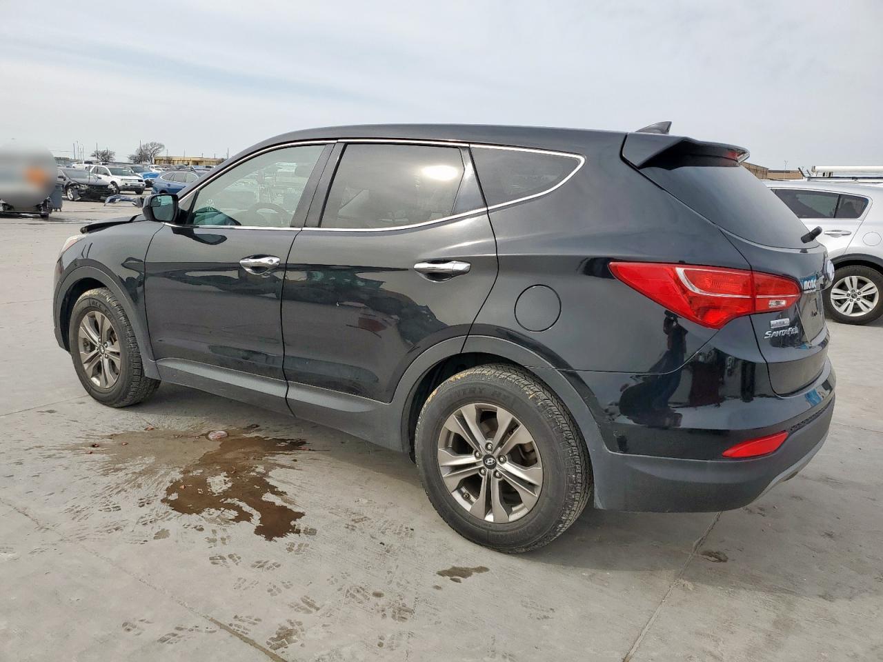 2016 Hyundai Santa Fe - Image 2