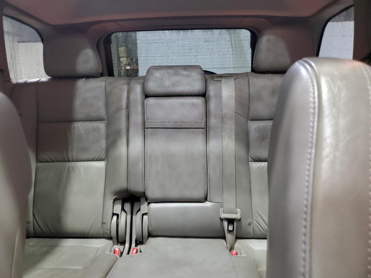 2012 Jeep Grand Cherokee - Image 10