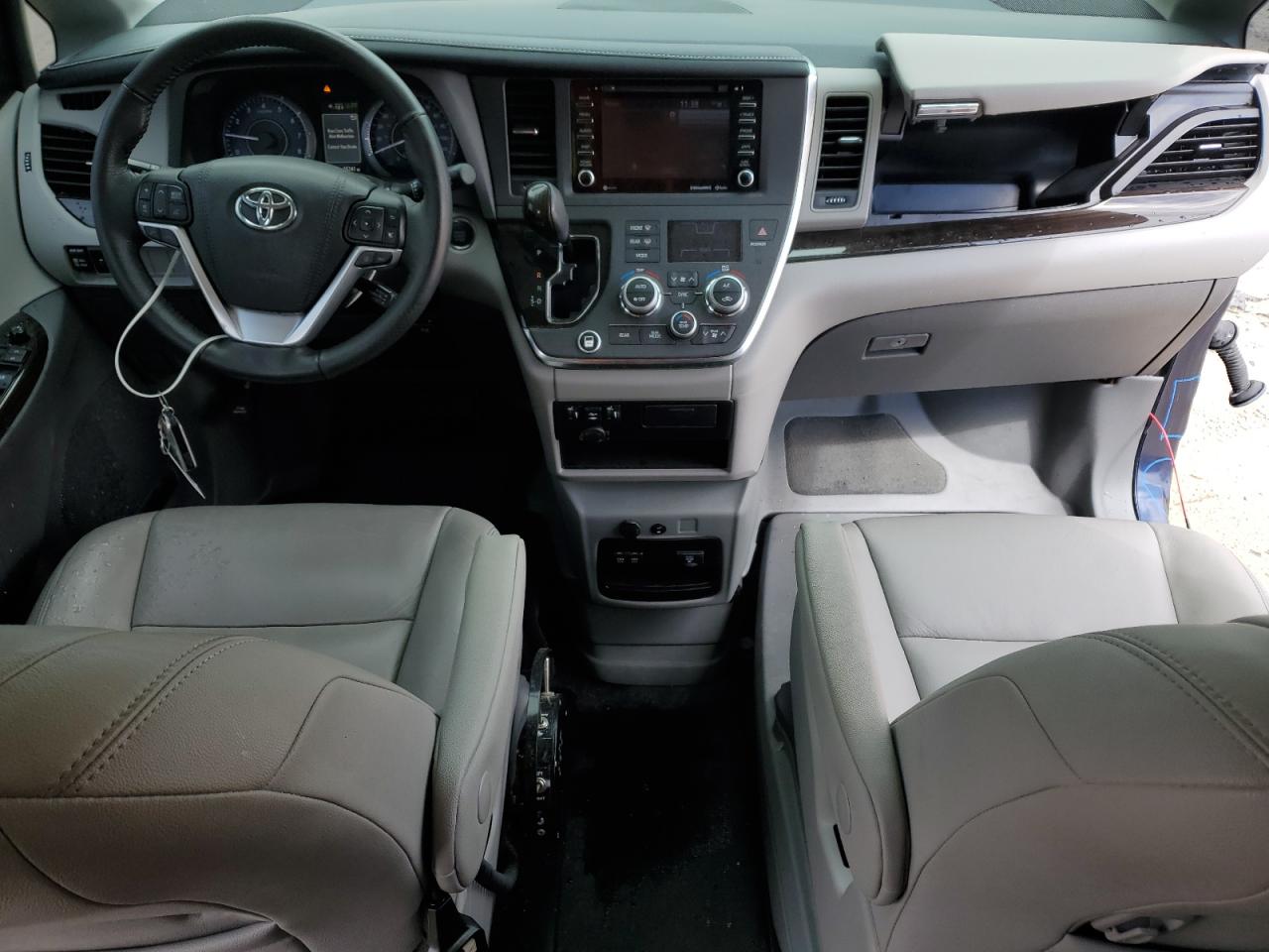 2018 Toyota Sienna - Image 8
