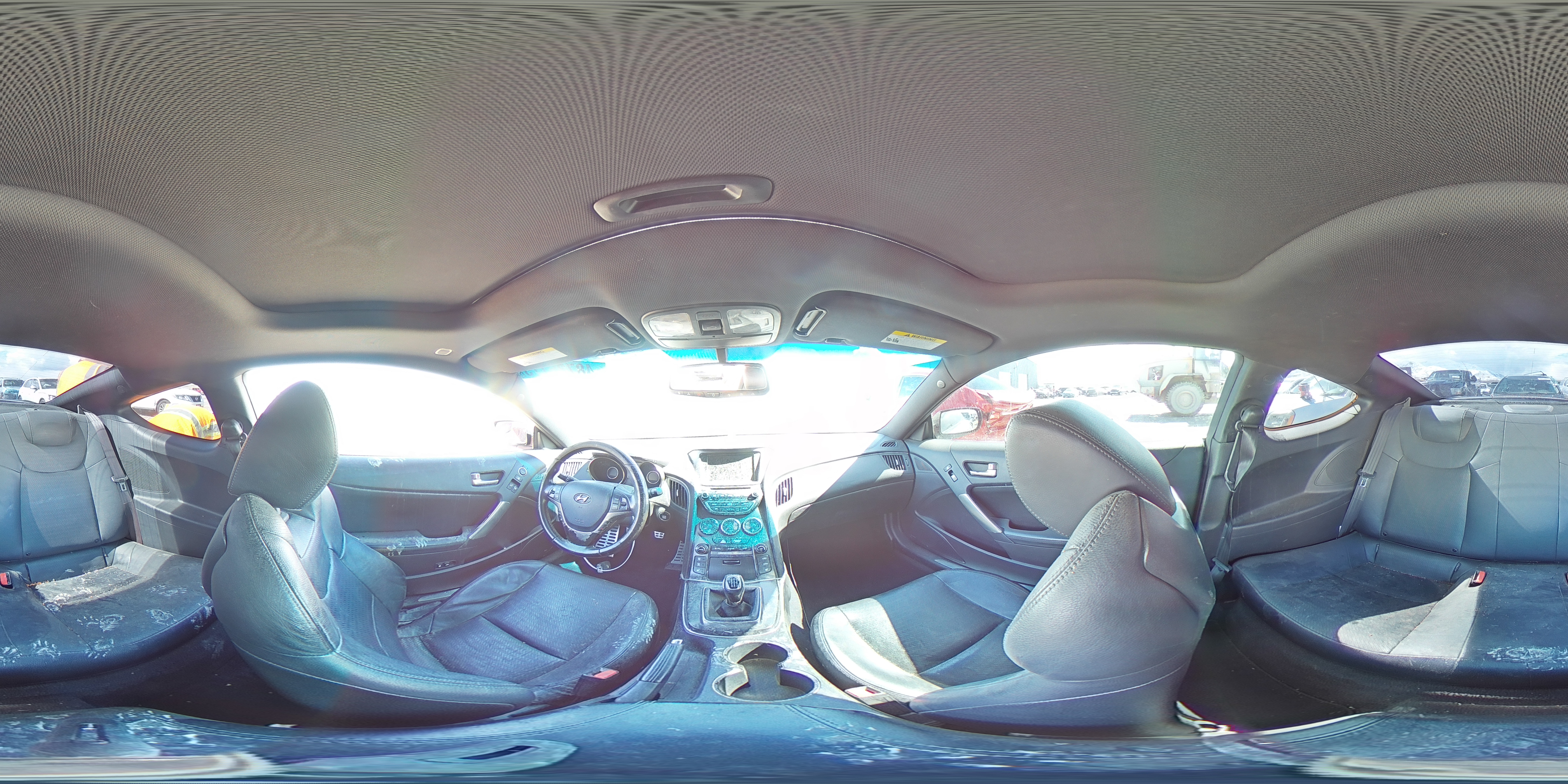 2014 Hyundai Genesis - Image 12