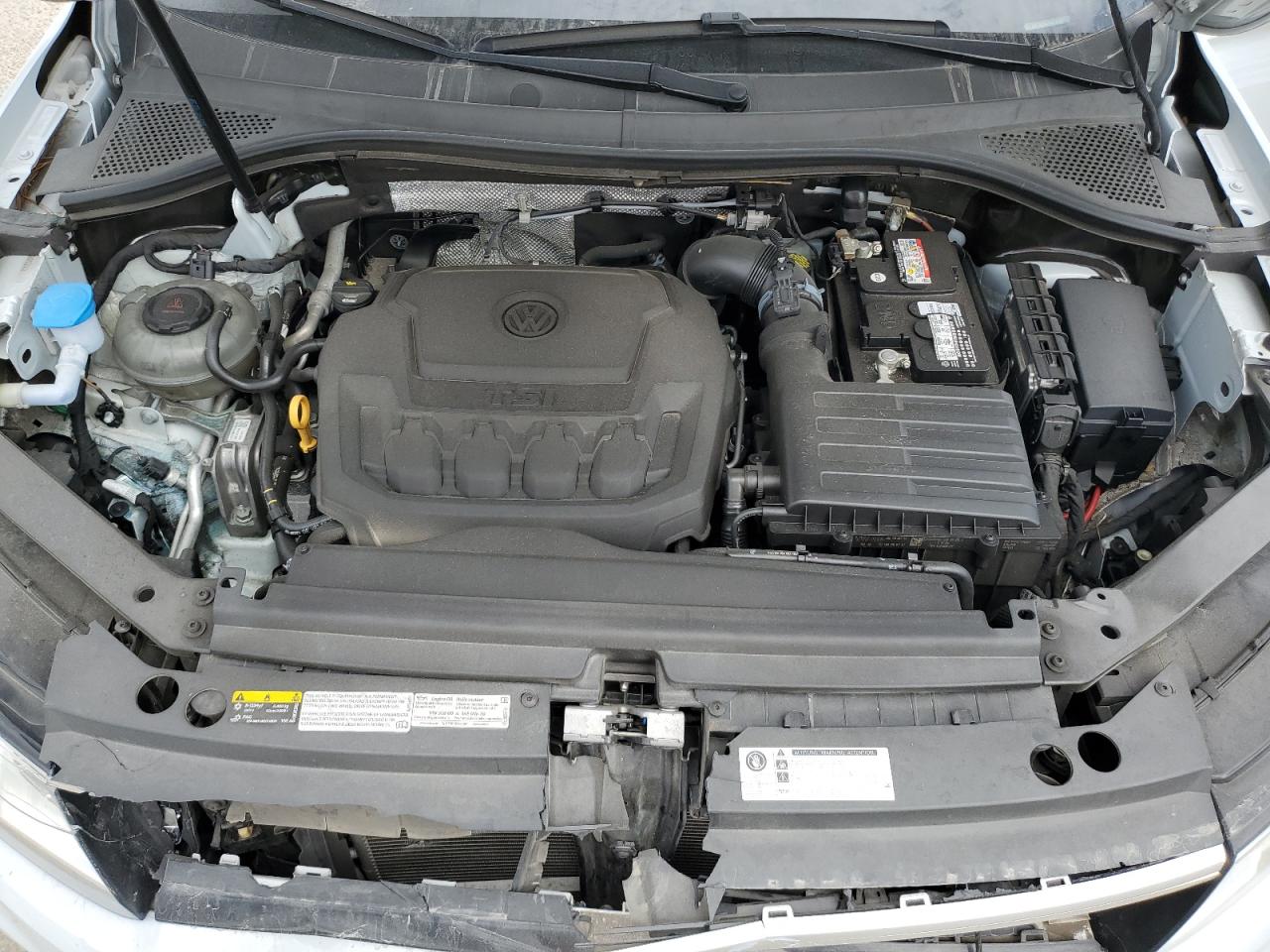 2018 Volkswagen Tiguan - Image 14