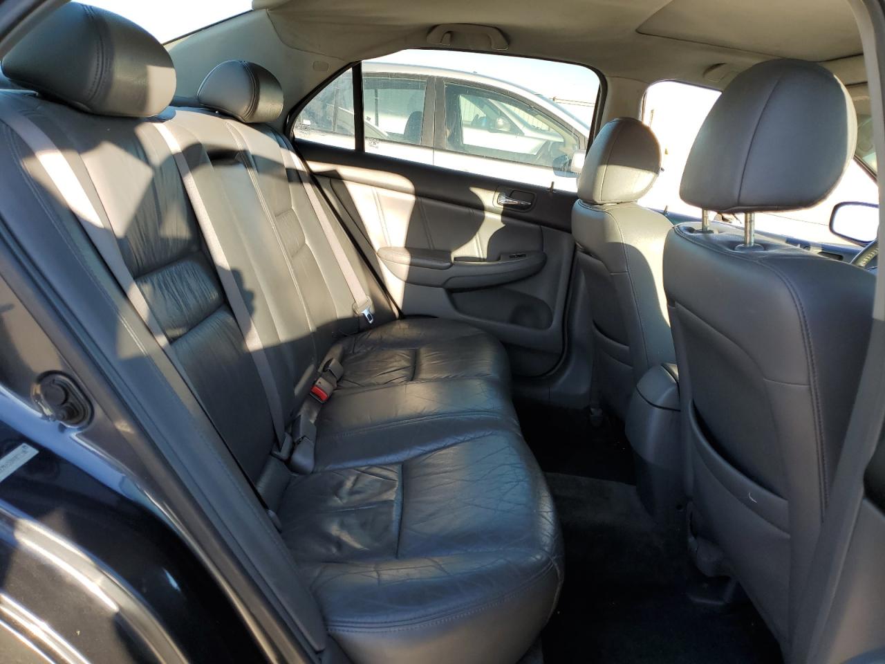 2004 Honda Accord - Image 10