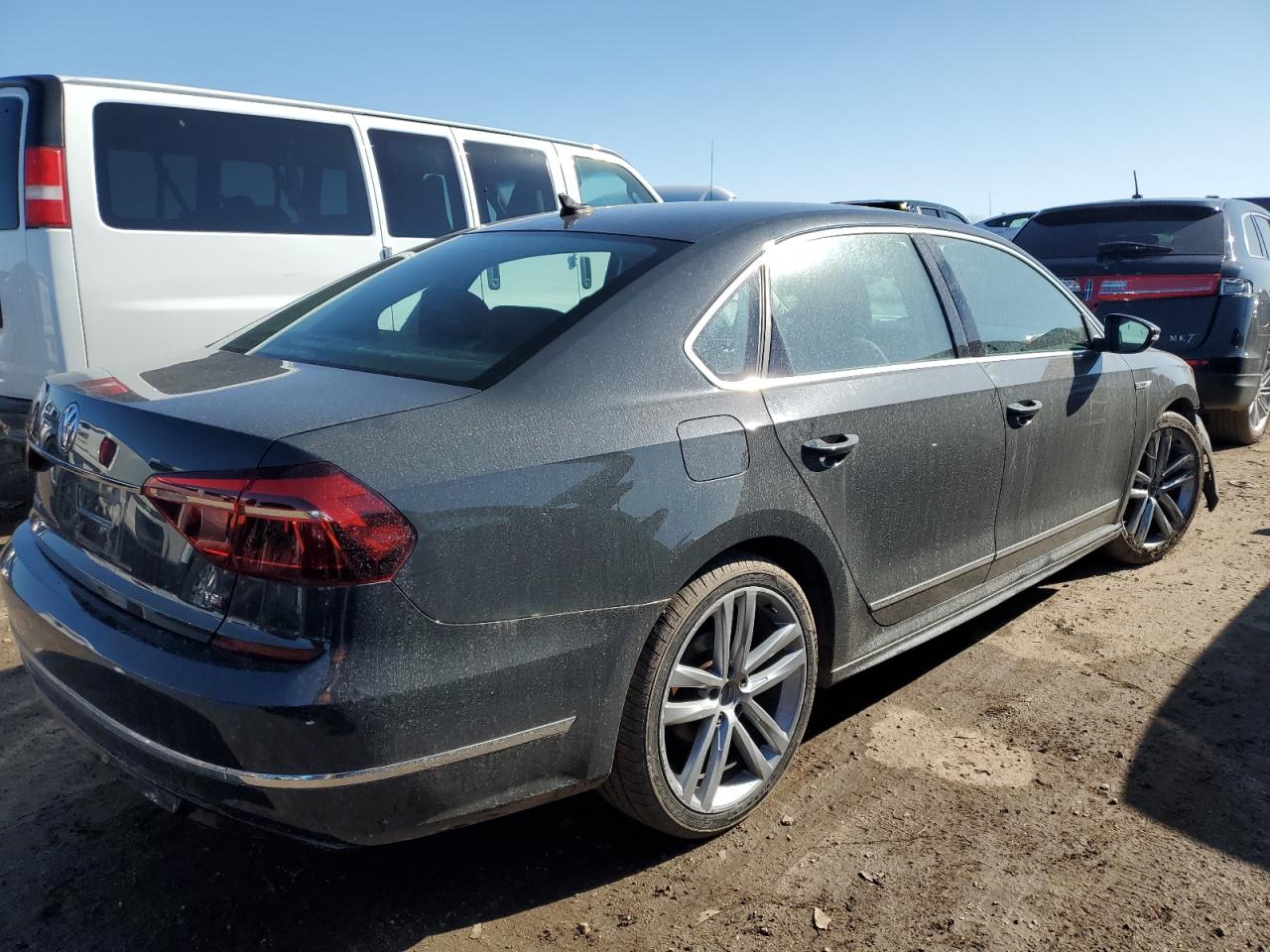 2017 Volkswagen Passat - Image 3
