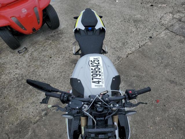  BMW S 2022 Сріблястий
