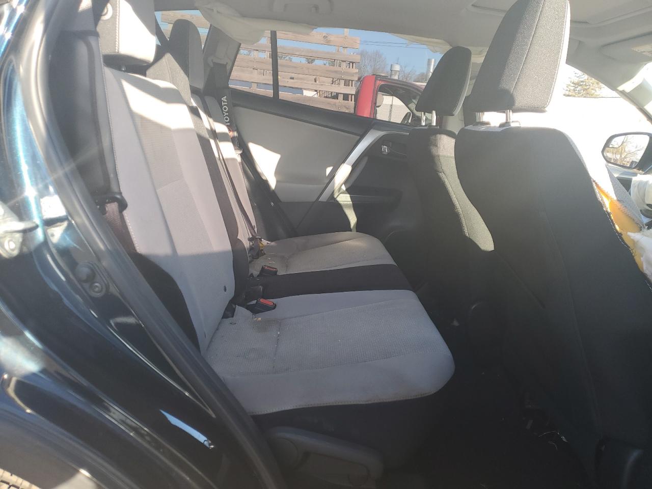 2017 Toyota RAV 4 - Image 11