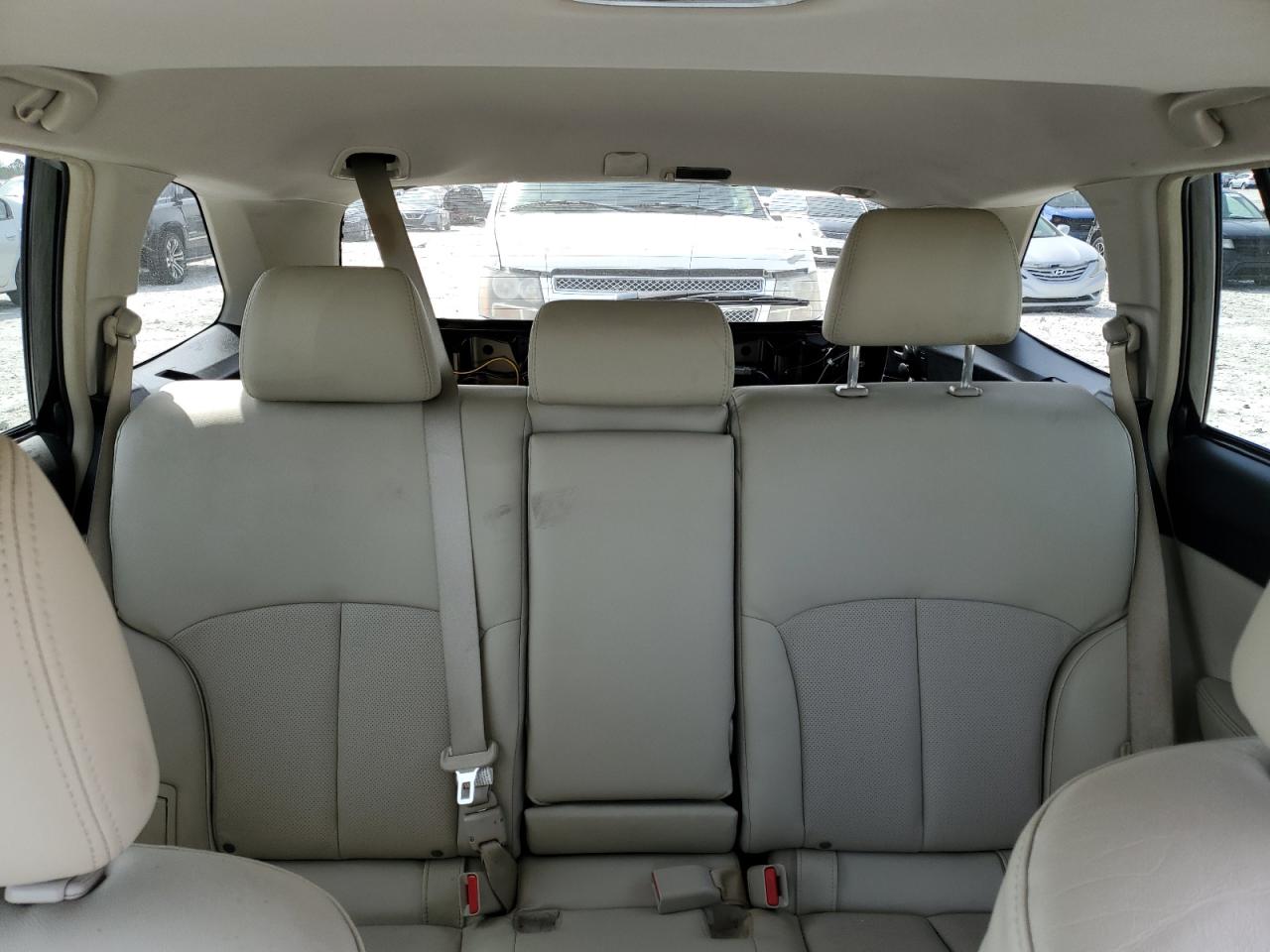 2012 Subaru Outback - Image 10