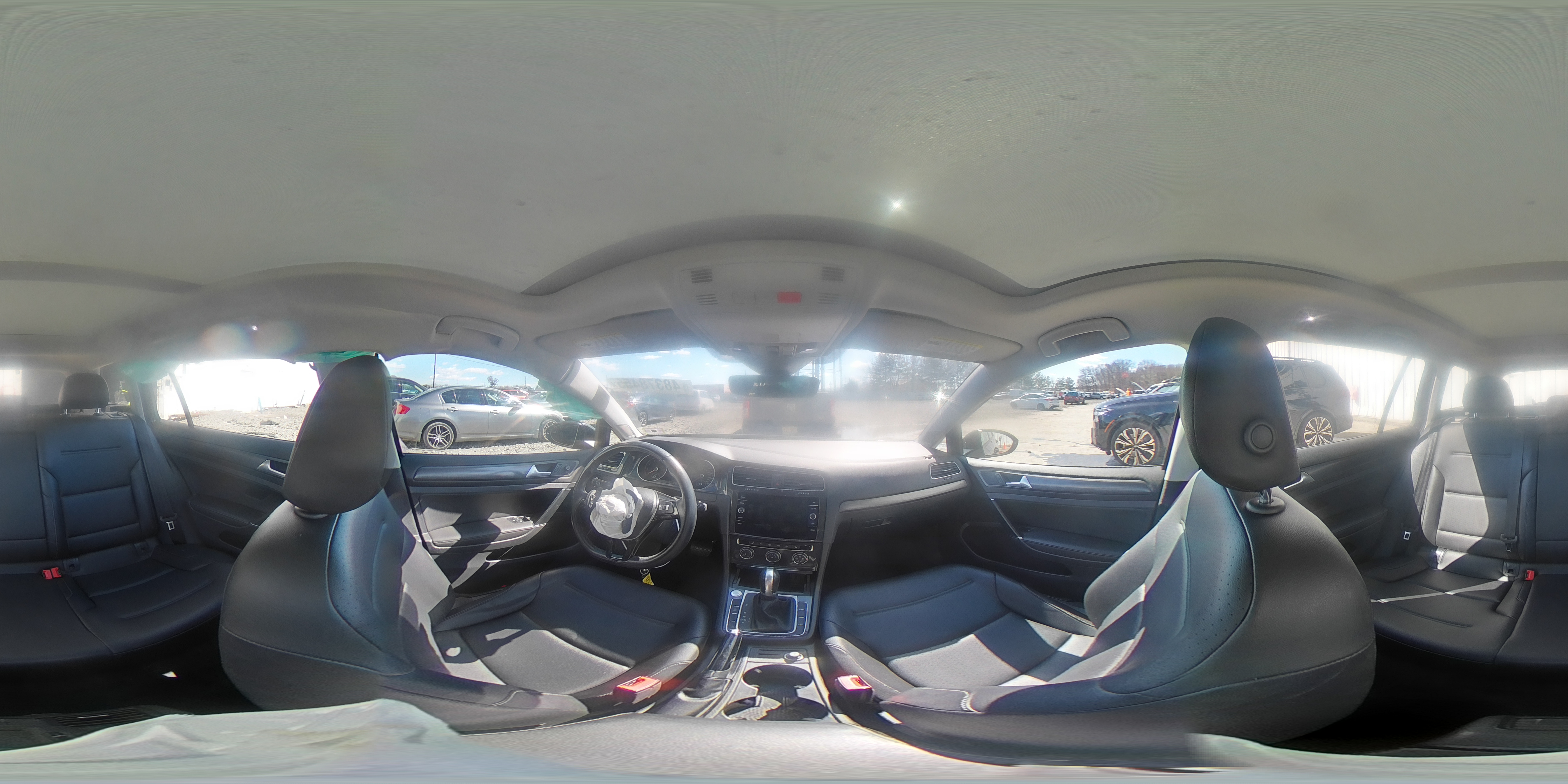 2019 Volkswagen Golf - Image 14