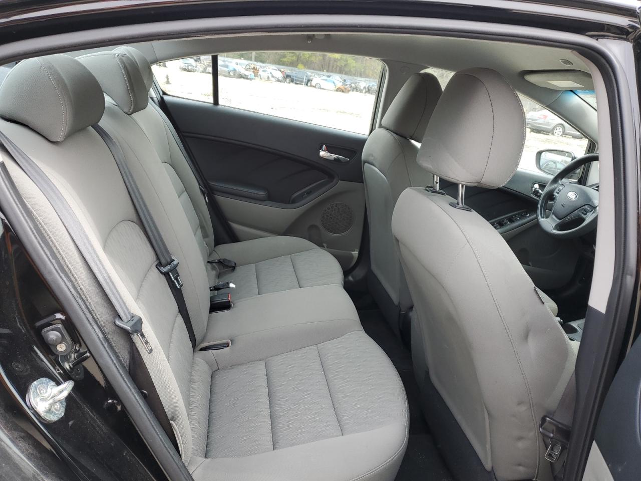 2015 Kia Forte - Image 10