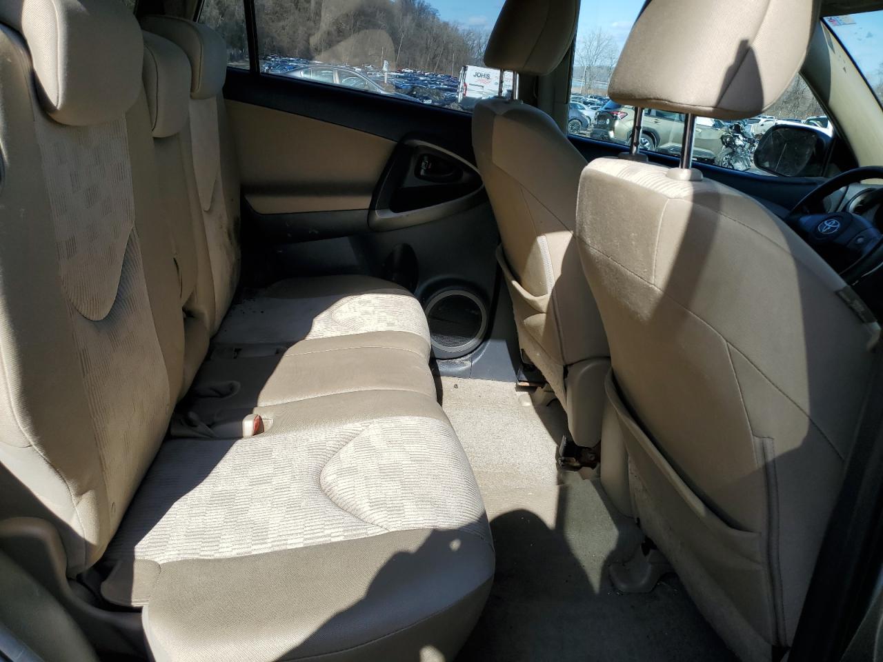 2010 Toyota RAV 4 - Image 11