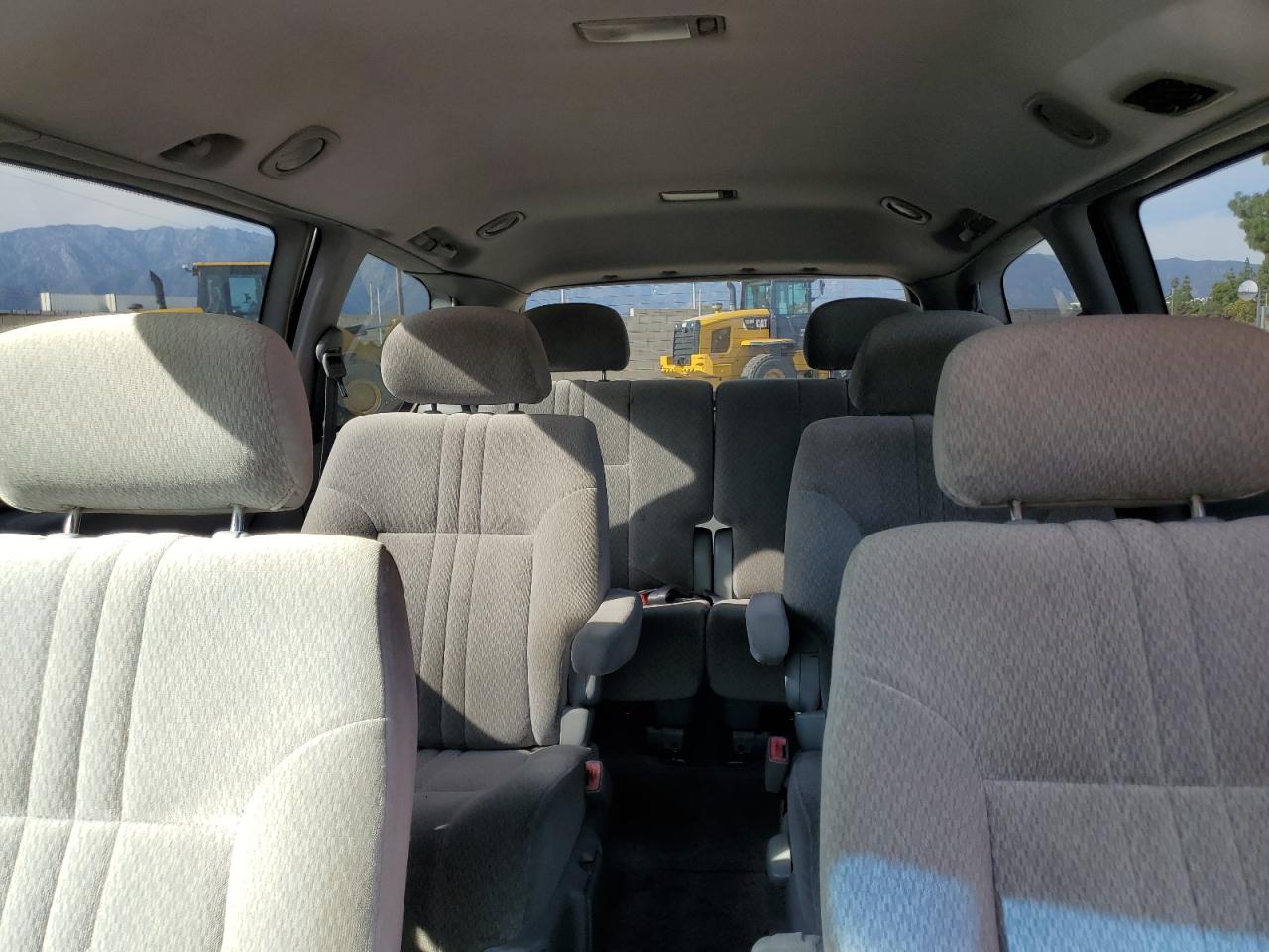 2003 Toyota Sienna - Image 10