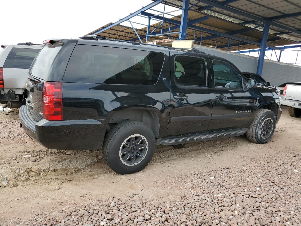 2007 Chevrolet Suburban - Image 3