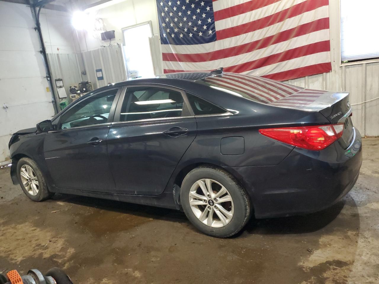 2013 Hyundai Sonata - Image 2