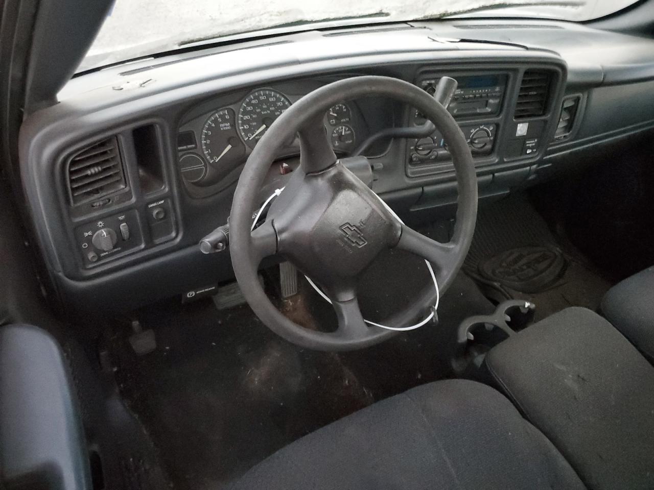 2001 Chevrolet Silverado - Image 8