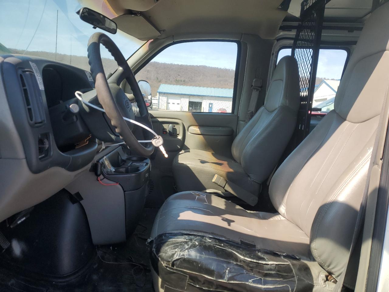 1999 Chevrolet Express - Image 7