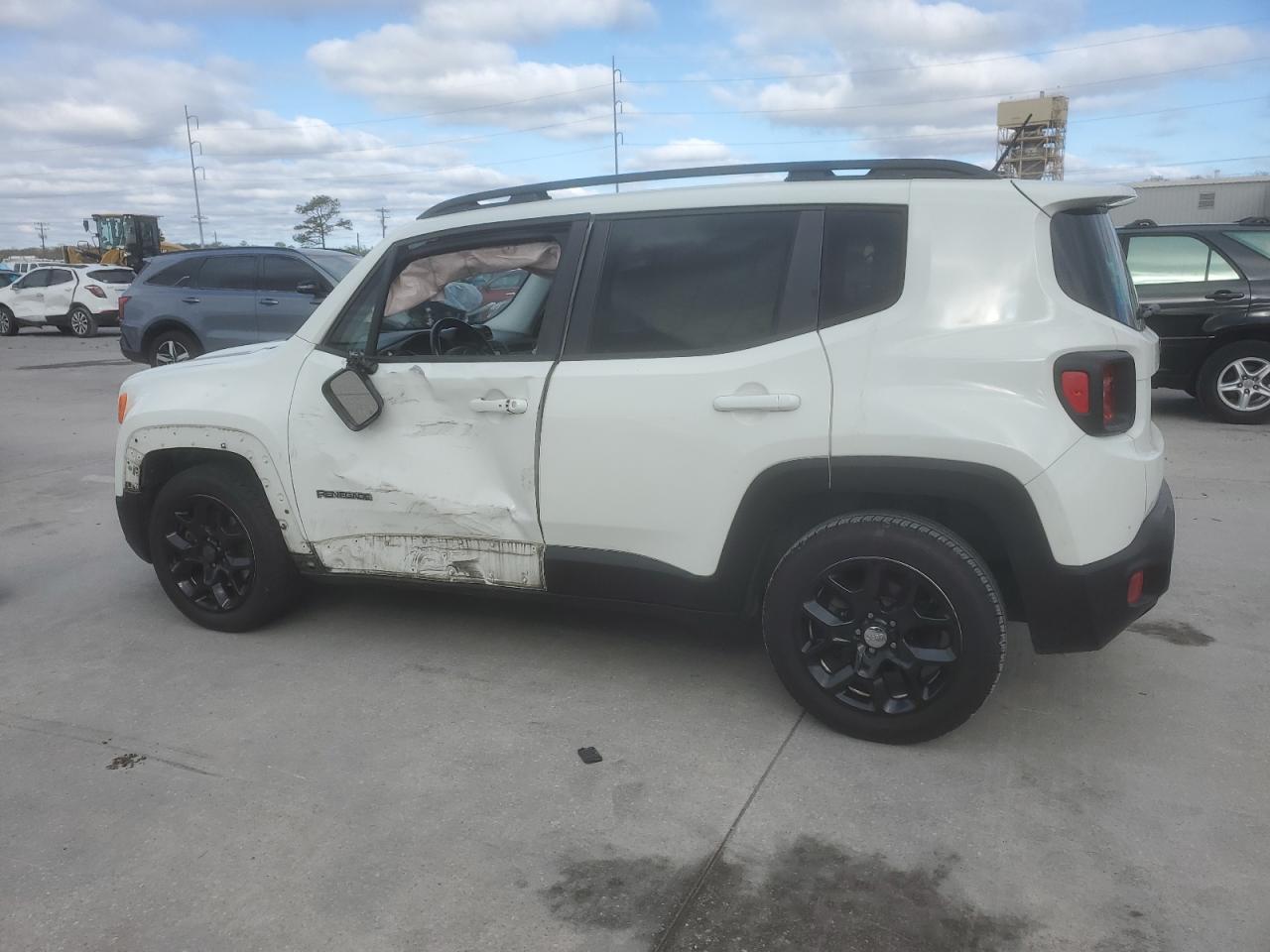2017 Jeep Renegade - Image 2