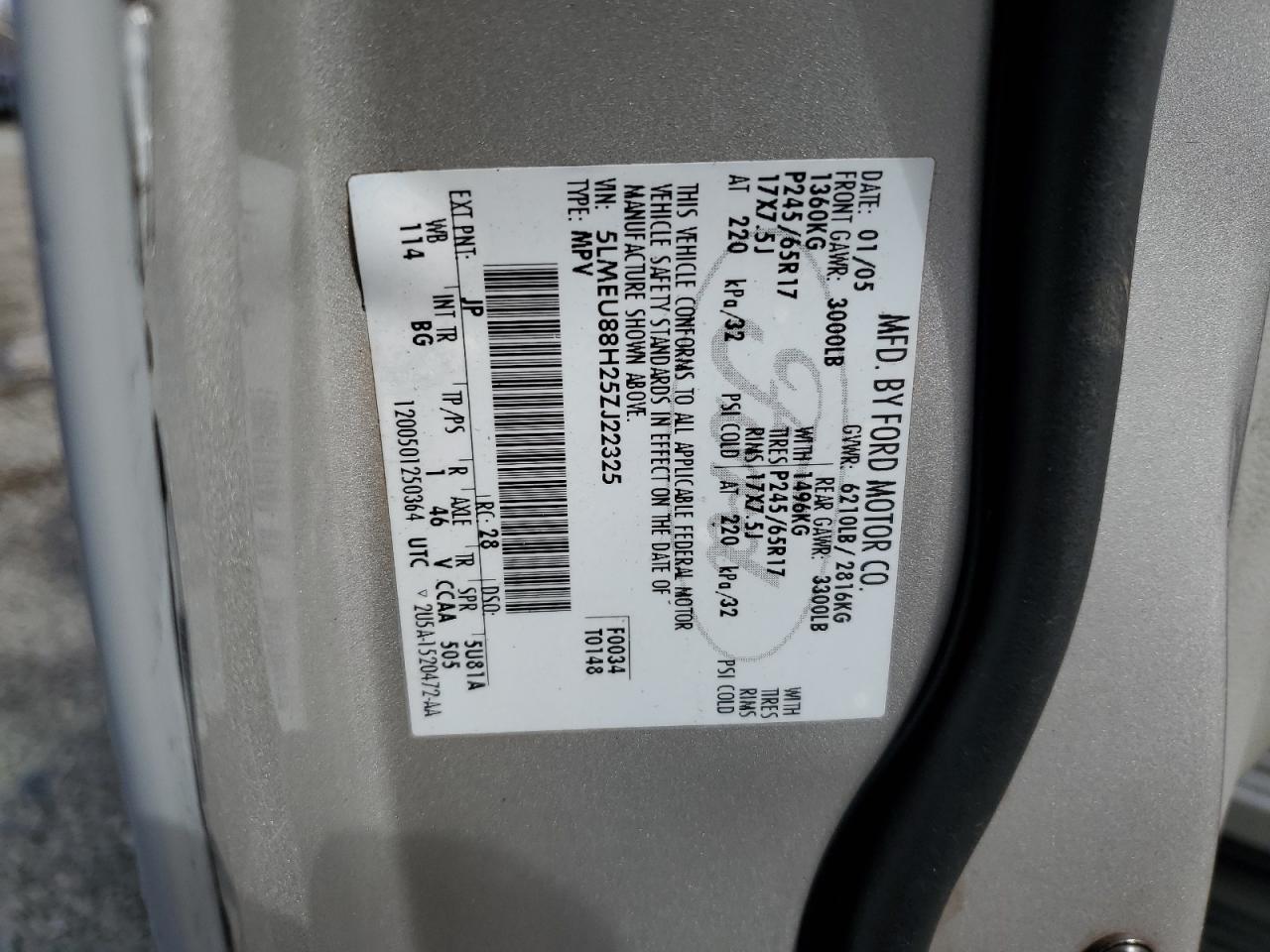 2005 Lincoln Aviator - Image 13