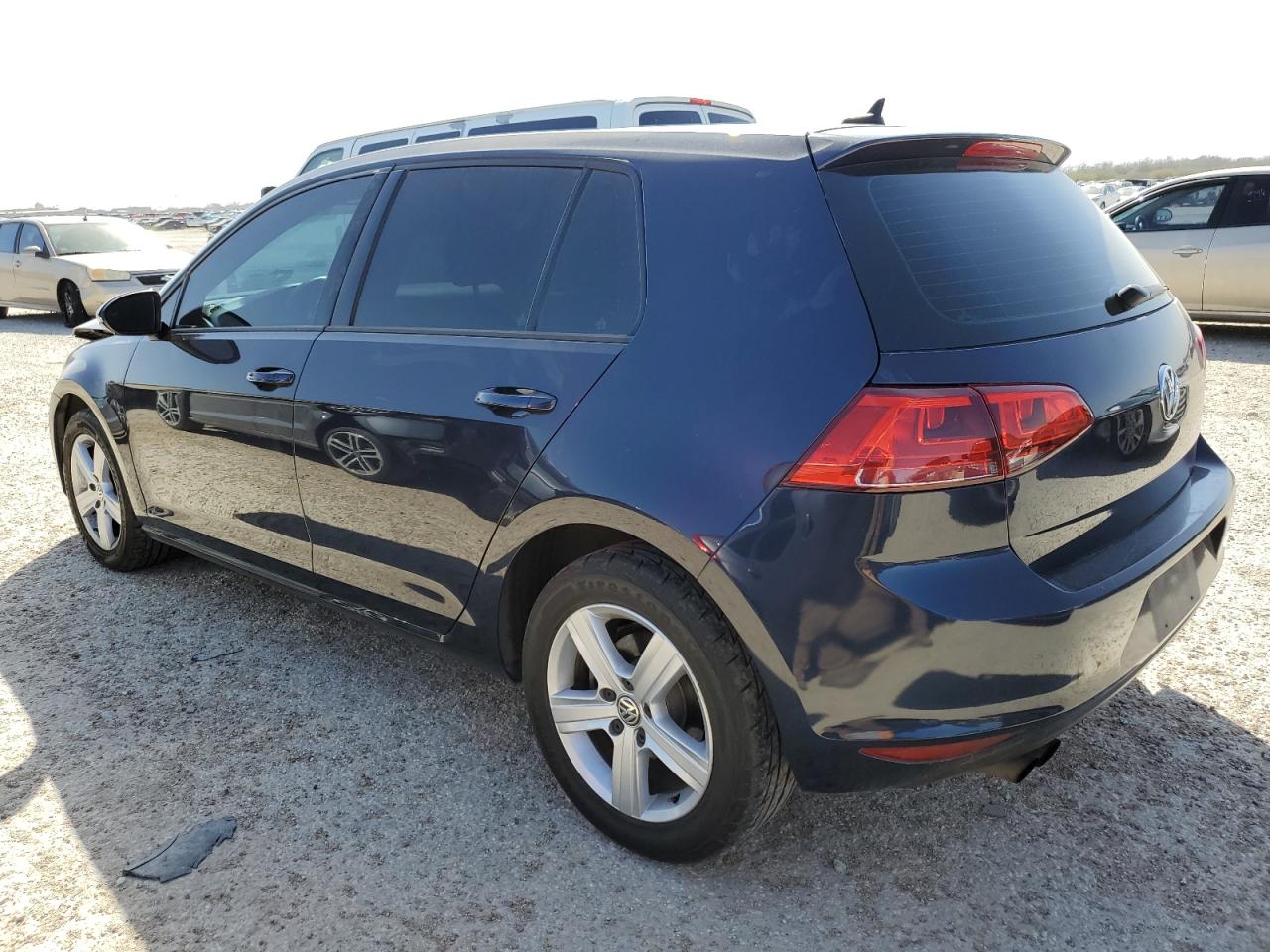 2017 Volkswagen Golf - Image 2