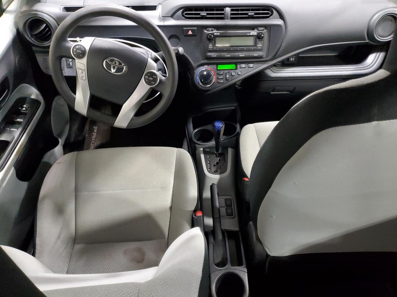 2013 Toyota Prius - Image 8