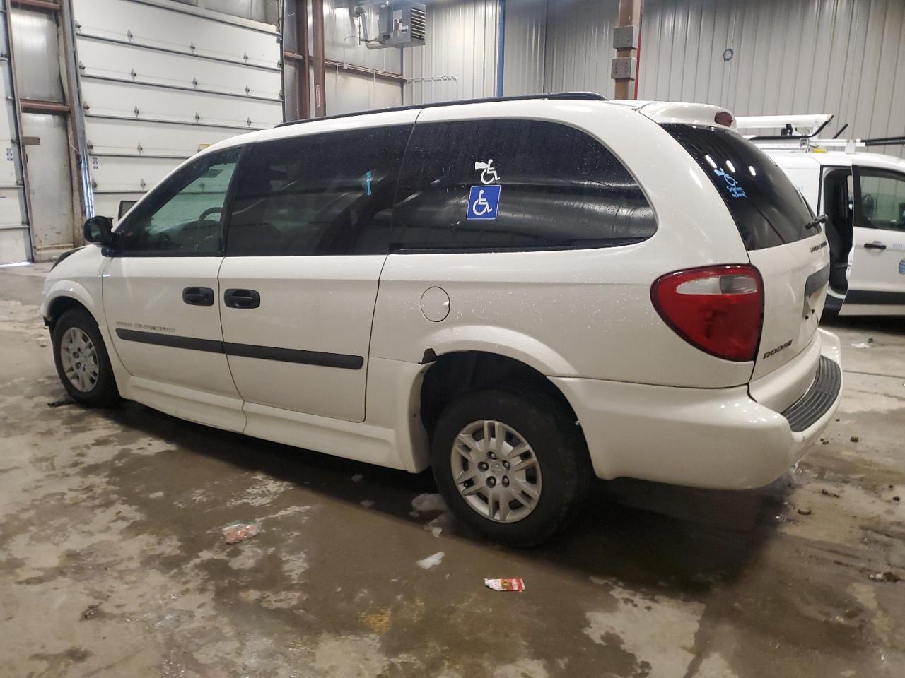 2007 Dodge Caravan - Image 2