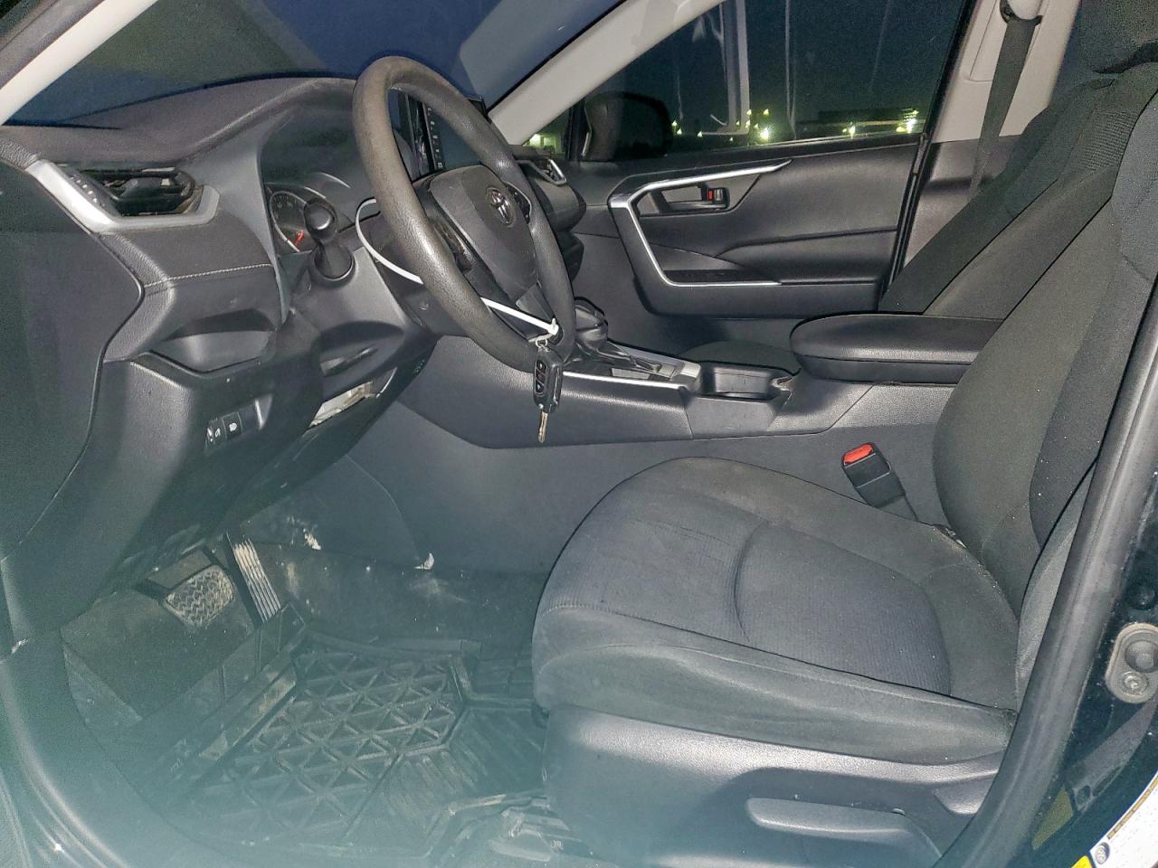 2019 Toyota RAV 4 - Image 7