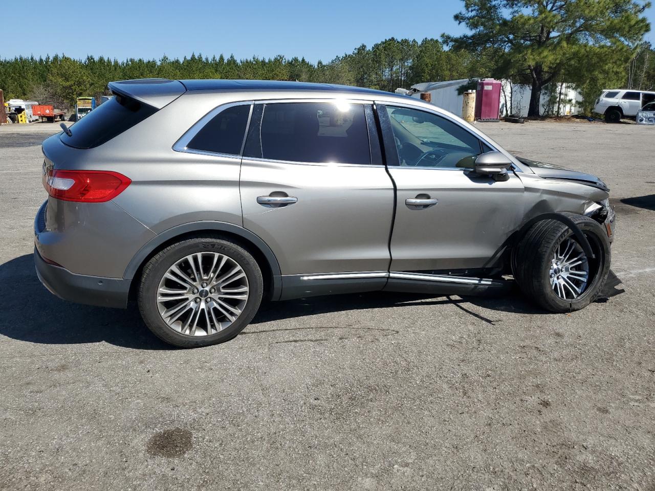 2016 Lincoln MKX - Image 3