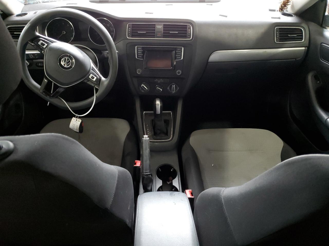 2017 Volkswagen Jetta - Image 8