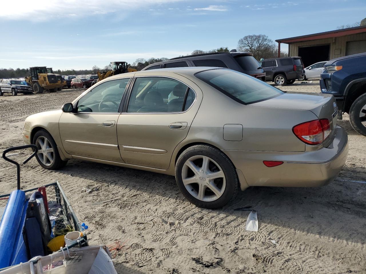 2002 Infiniti I - Image 2
