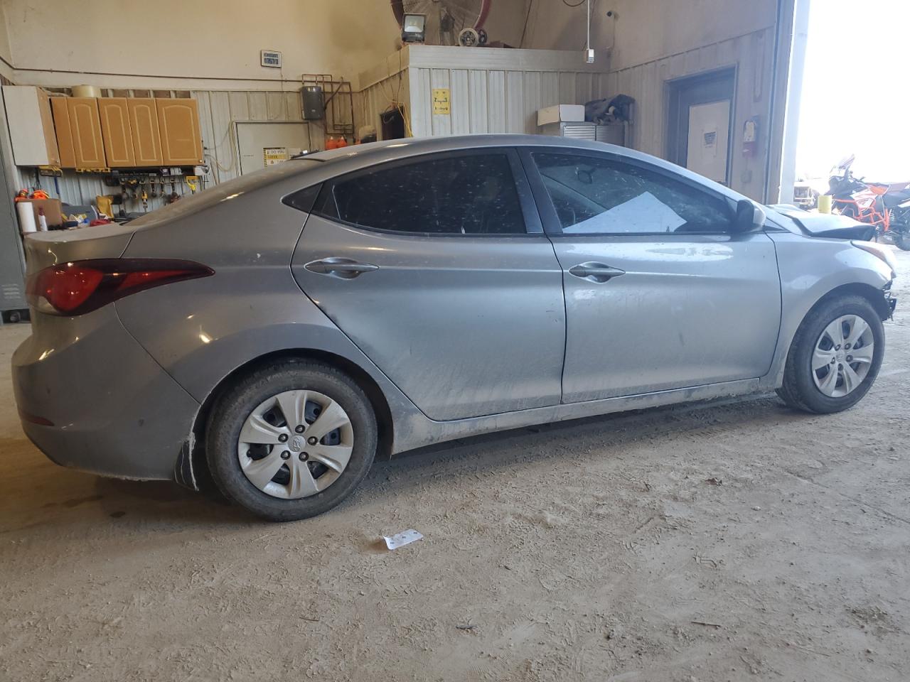 2016 Hyundai Elantra - Image 3