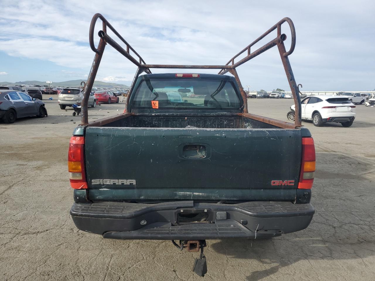 2002 GMC Sierra - Image 6