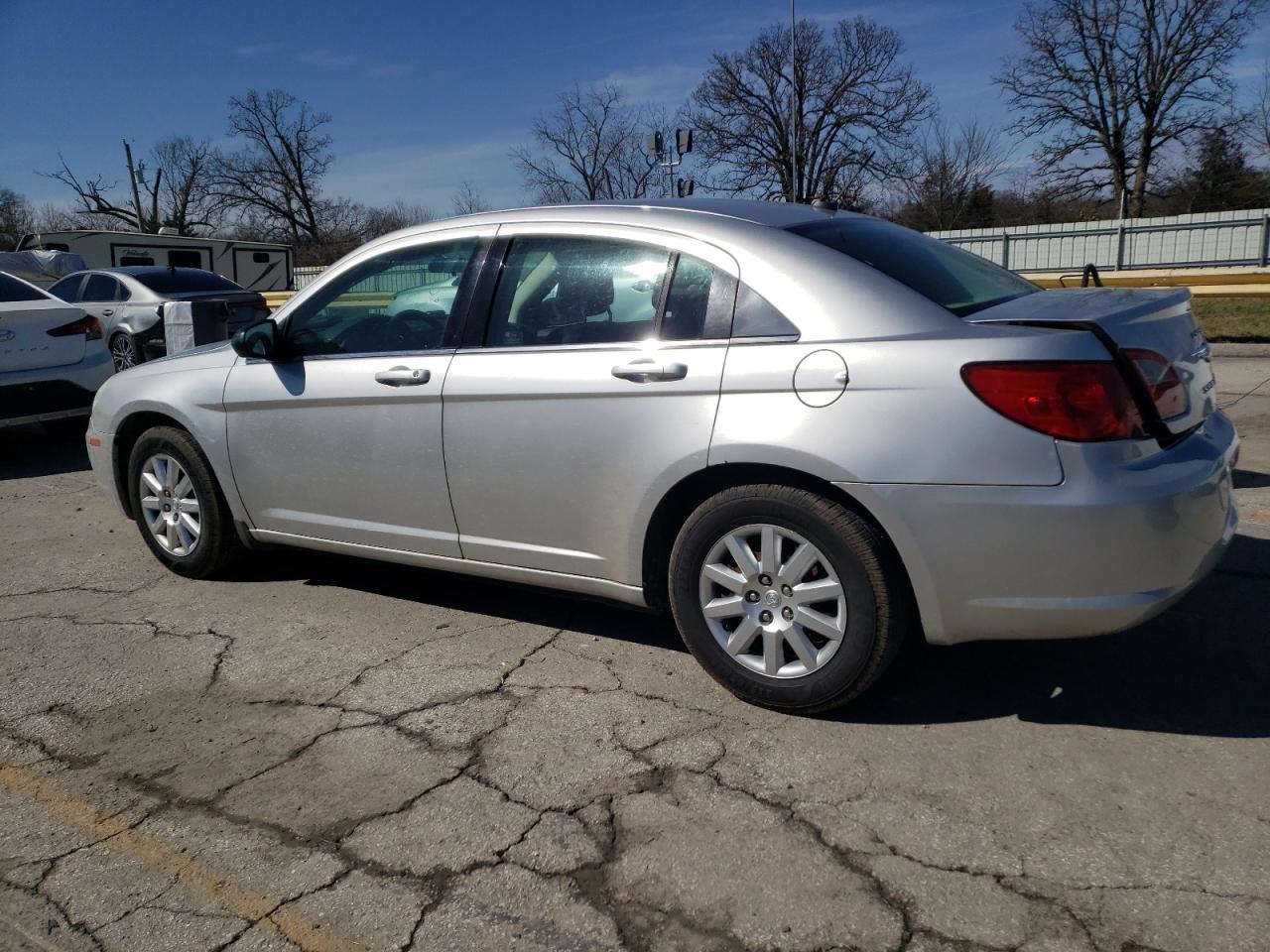 2010 Chrysler Sebring - Image 2