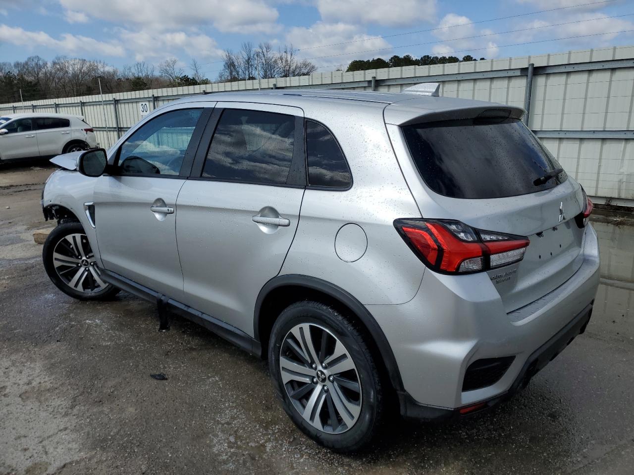 2021 Mitsubishi Outlander - Image 2