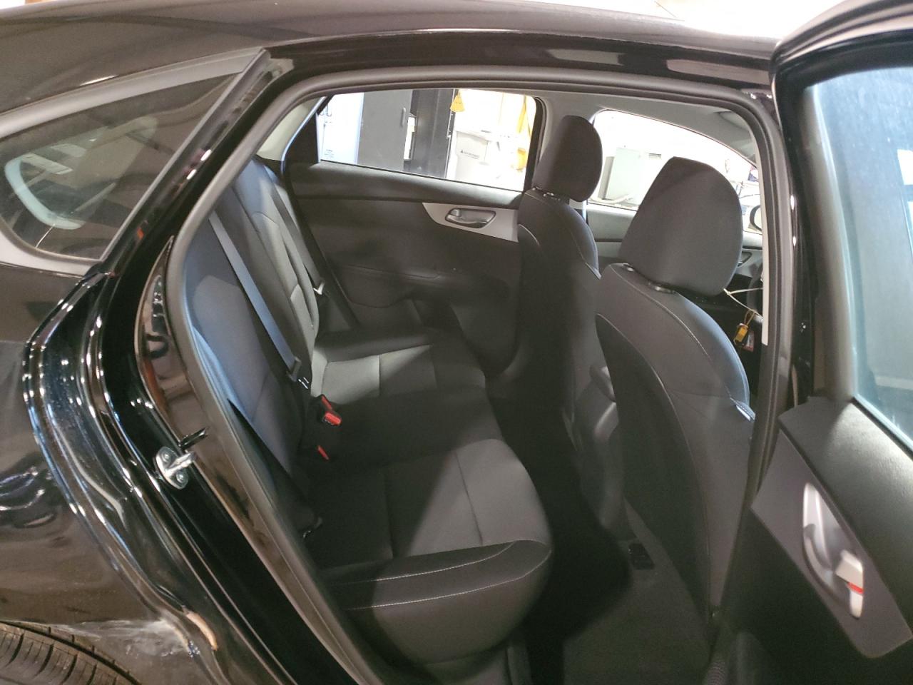 2024 Kia Forte - Image 10