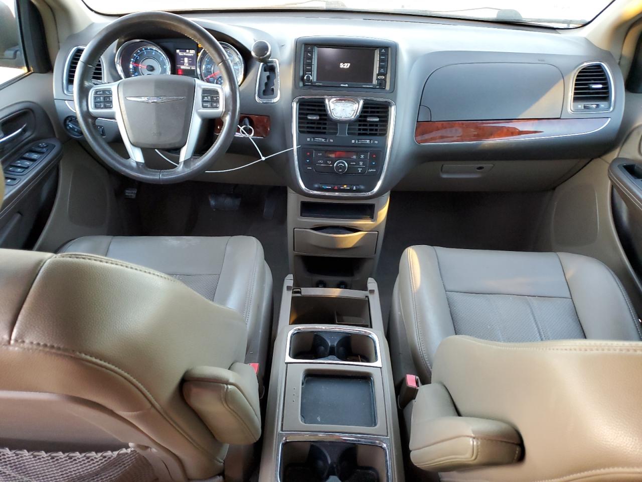 2012 Chrysler Town & Country - Image 8