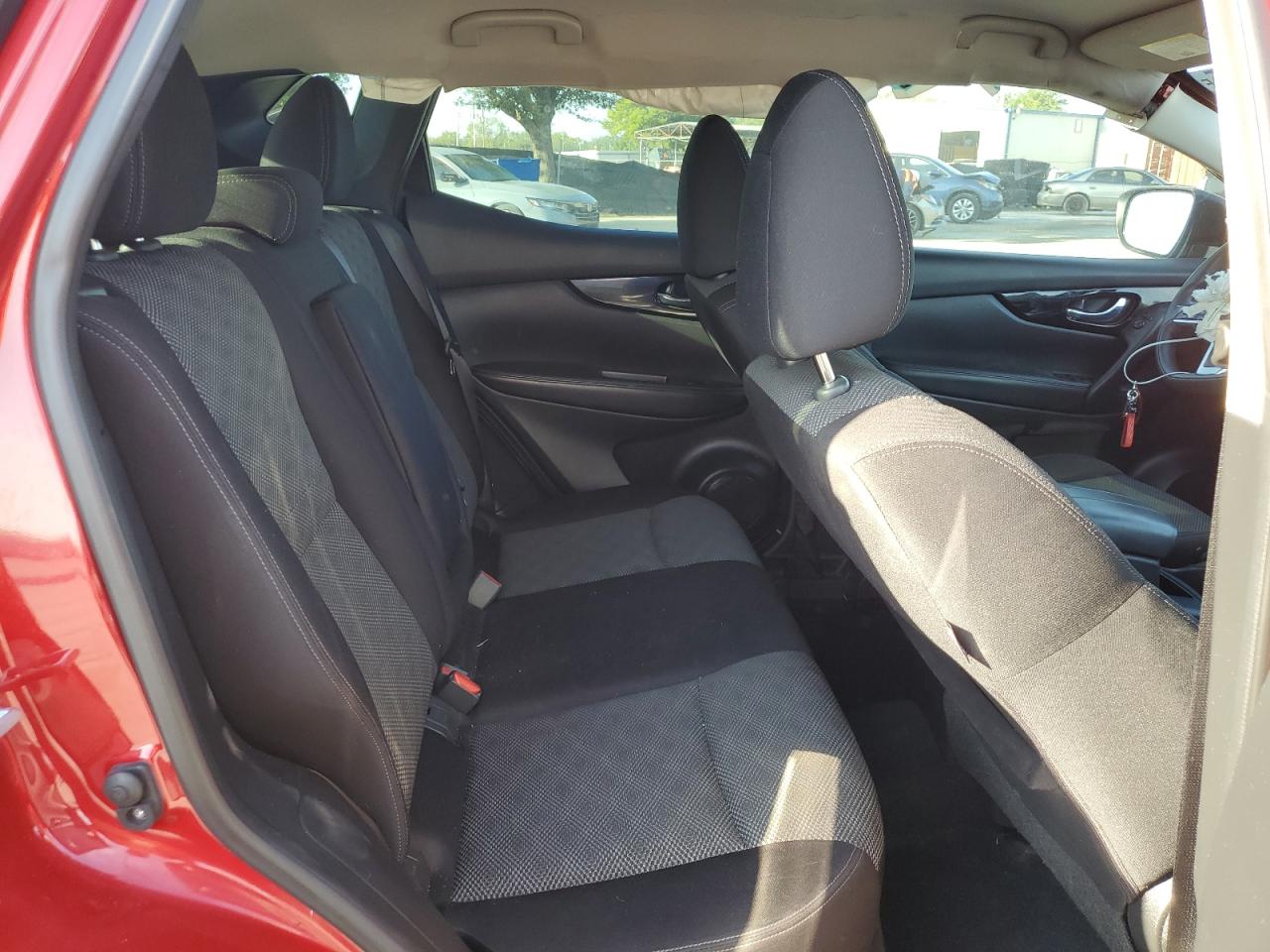 2017 Nissan Rogue - Image 11